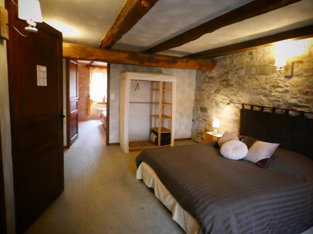Auberge Du Lac Mandailles  Buitenkant foto