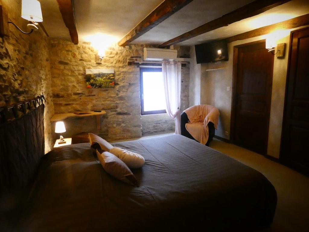 Auberge Du Lac Mandailles  Buitenkant foto