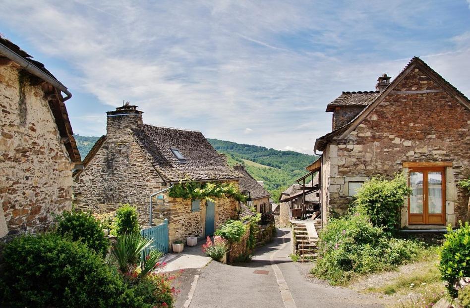 Auberge Du Lac Mandailles  Buitenkant foto